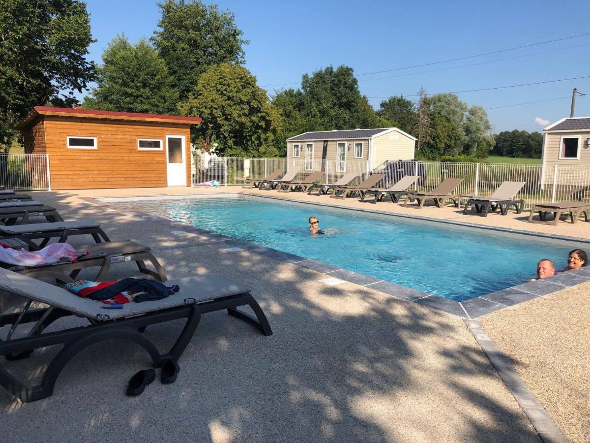 Camping Du Sevron Saint-Etienne-du-Bois  Exterior foto